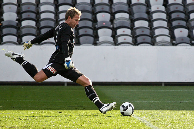 Kèo Tài Xỉu quả phát bóng lên là gì? Cao thủ KUBET chia sẻ bí kíp vàng