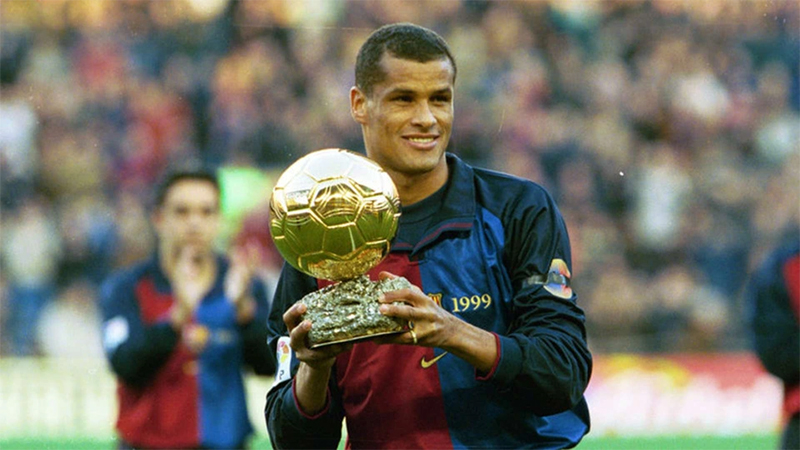 Brazil Rivaldo lập kỳ tích ngoạn mục lưới Valencia